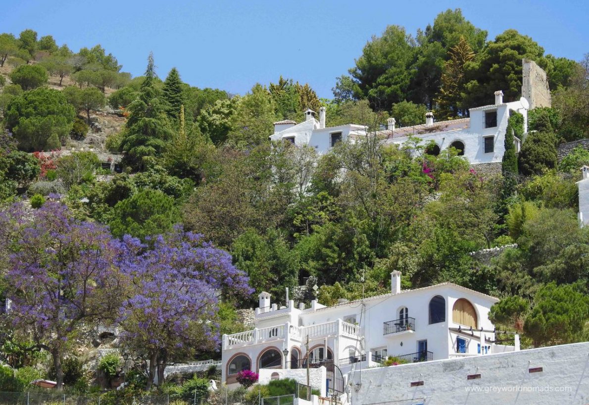 Frigiliana is voted prettiest village in Andalusia. Laying a few hundred meters above the Mediterranean sea at a steep slope it overlooks the Costa del Sol.