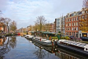 Amsterdam Canal - Hausboote mieten Amsterdam. Unterkunft hausboot. hausboot hotel amsterdam.
