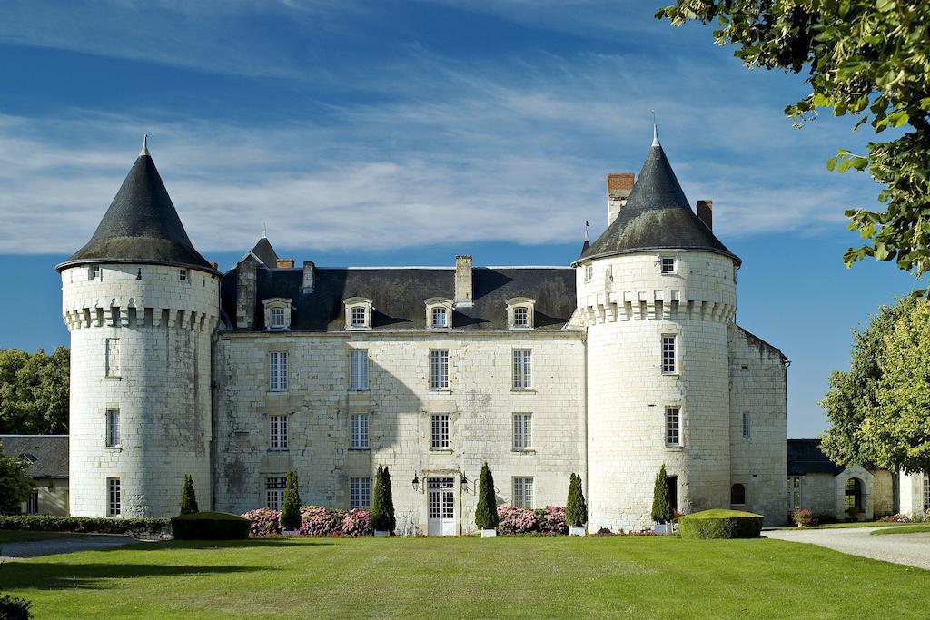 Chateau de Marcay: castles to stay in Loire Valley France. Castle Holidays, France 's romantic past at your doorstep. Stay in a Castle in Loire Valley France. loire valley chateaux hotels. loire valley castle hotels. castles to stay in loire valley france.