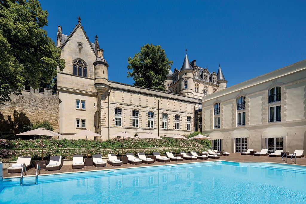 Chateau de Mirambeau - chateau accommodation bordeaux