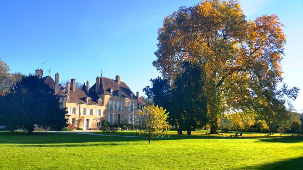 Chateau de Vault de Lugny: Boutique Hotels Burgundy Charme, Accommodation Burgundy France. bed and breakfast burgundy france